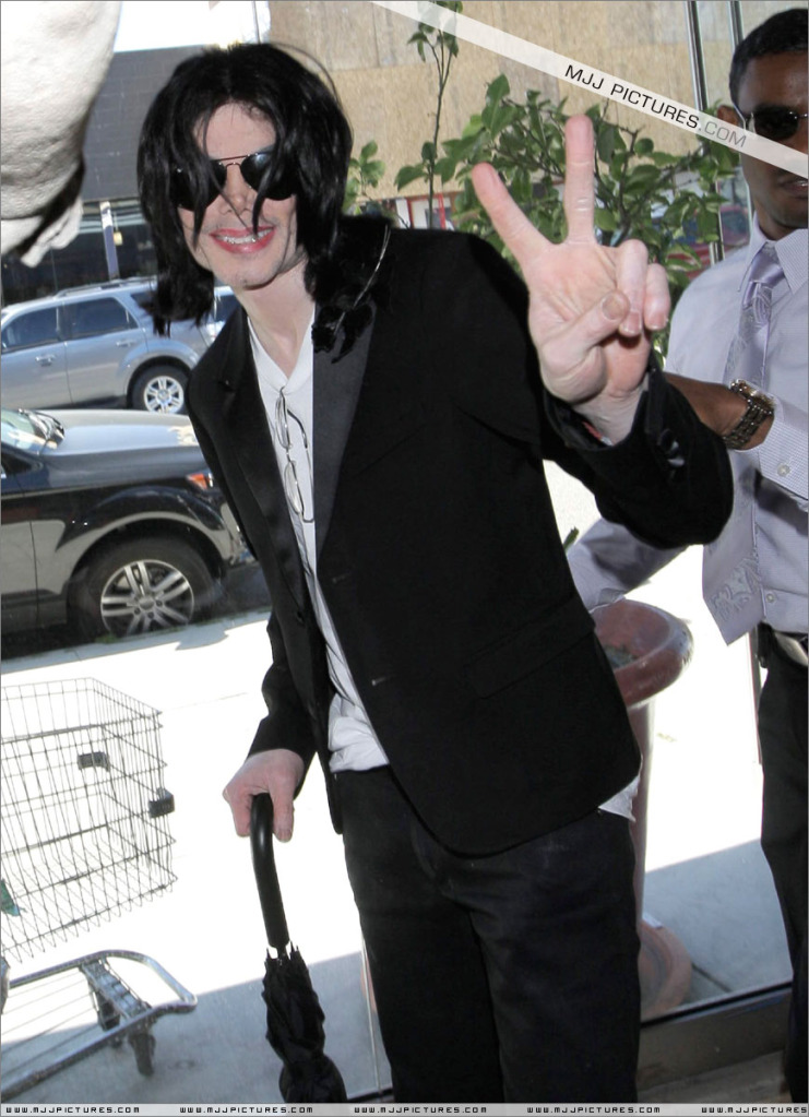 Michael - Michael Shopping In Beverly Hills 008-25