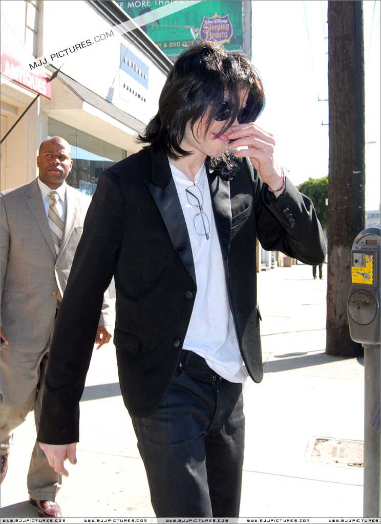Michael Shopping In Beverly Hills 009-23