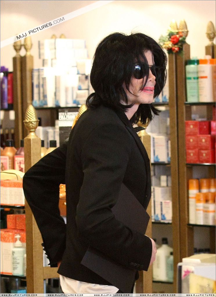 Michael - Michael Shopping In Beverly Hills 009-25