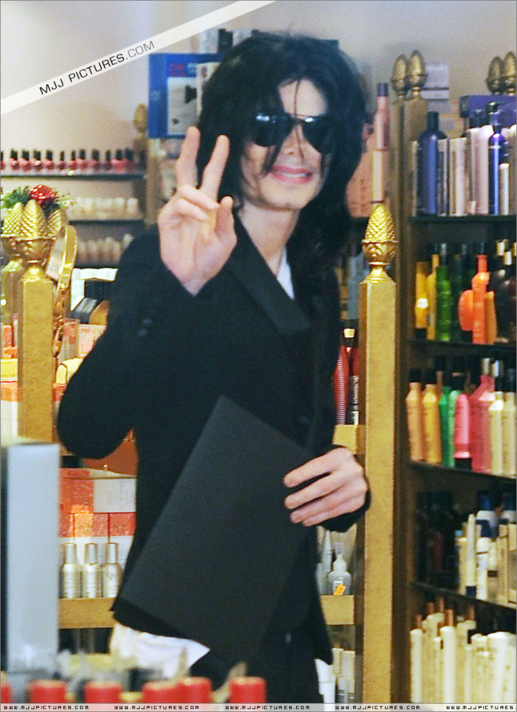 Michael - Michael Shopping In Beverly Hills 011-24