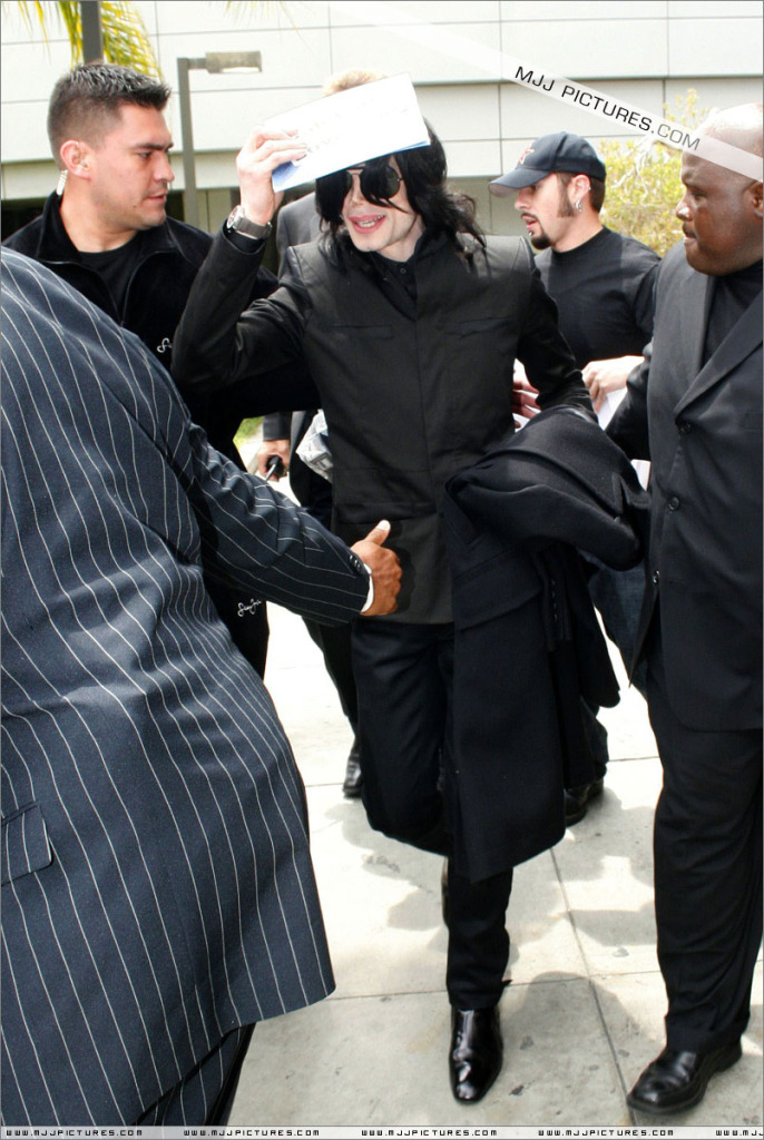 2007 Michael arrives at LAX (June) 012-11