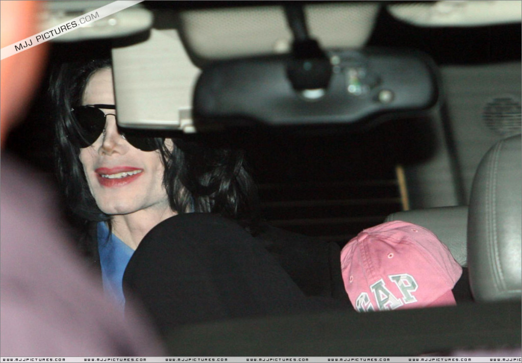 2007 Michael arrives at LAX (March) 012-12