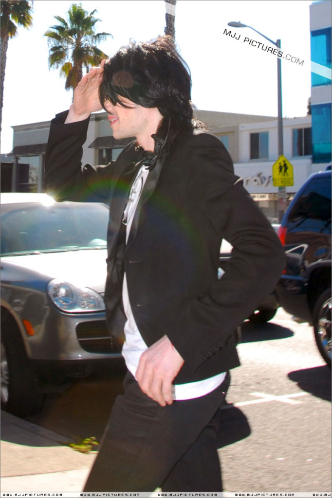 Michael - Michael Shopping In Beverly Hills 012-20