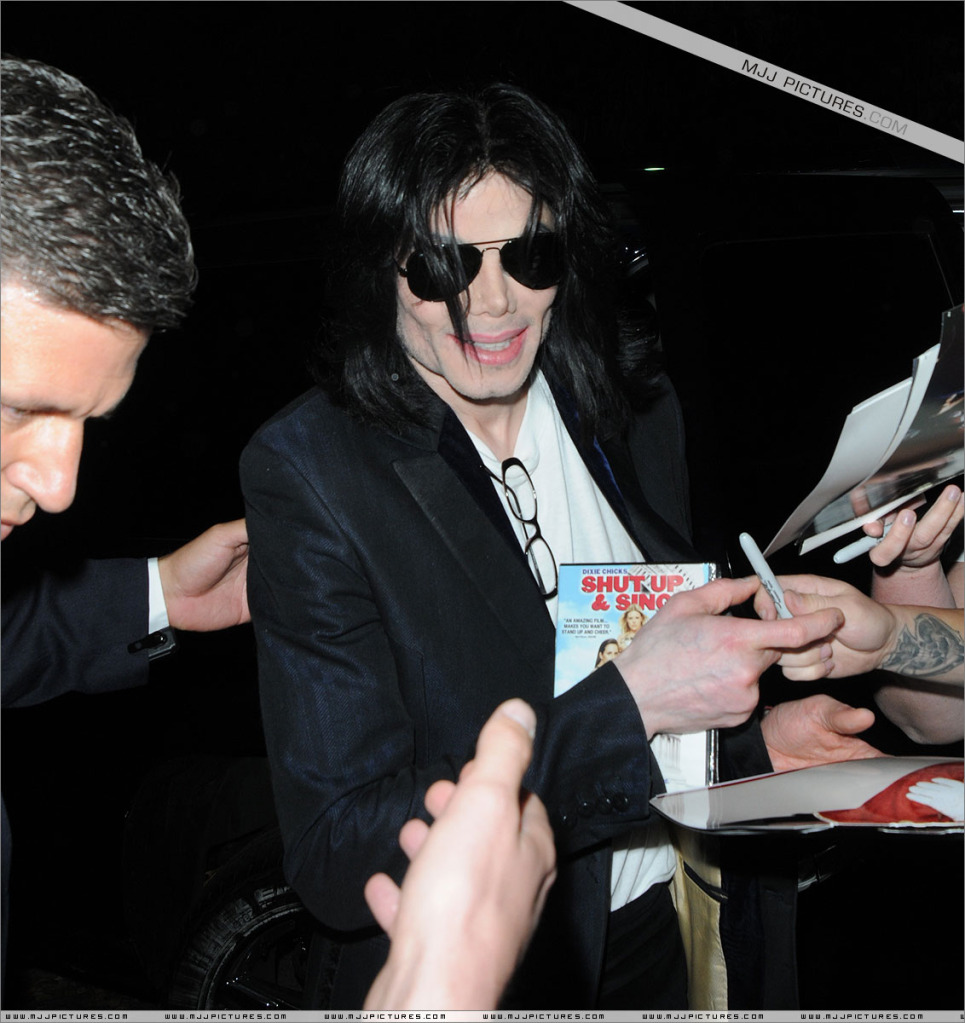 2008 Michael Attends a Halloween Party 014-15