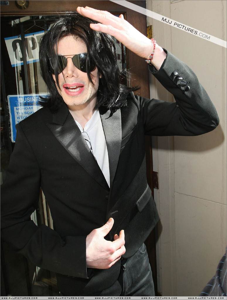 Michael - Michael Shopping In Beverly Hills 018-16