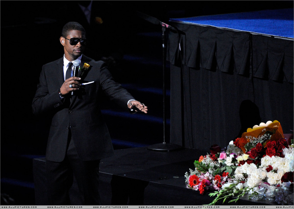 Usher Performs Gone Too Soon 018-36