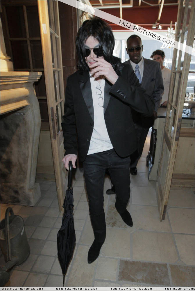 Michael - Michael Shopping In Beverly Hills 020-15