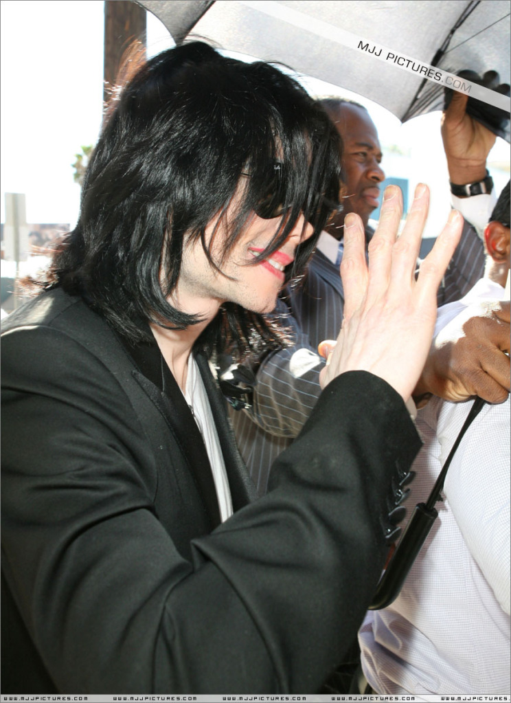 Michael Shopping In Beverly Hills 021-13