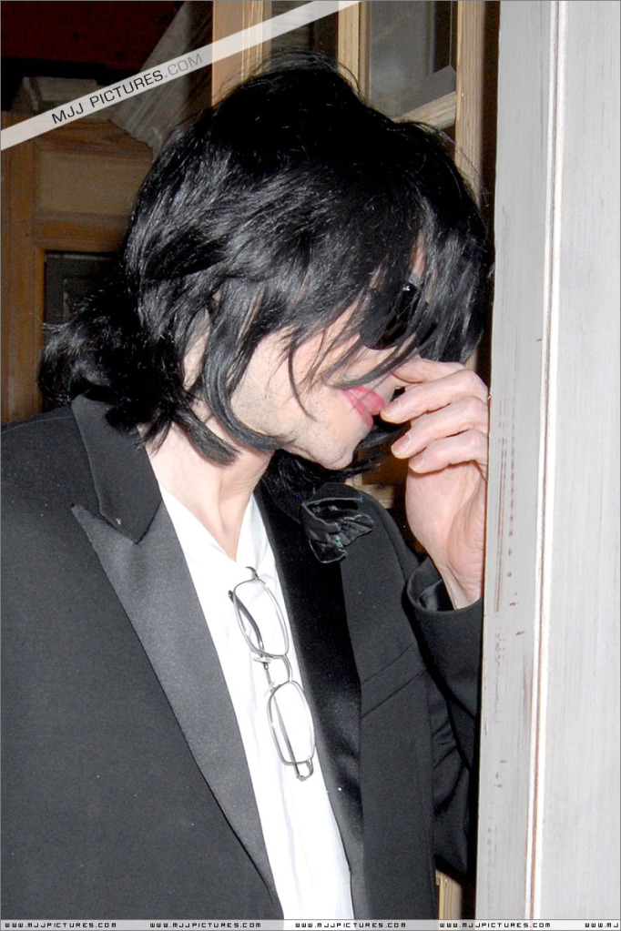 Michael - Michael Shopping In Beverly Hills 022-12