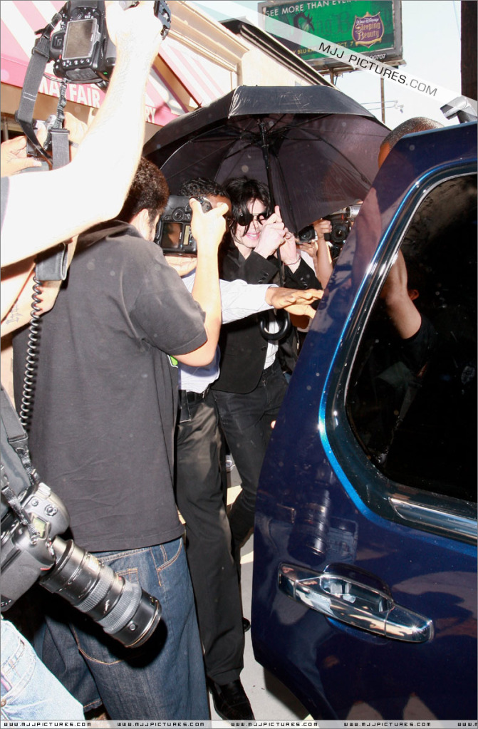 Michael - Michael Shopping In Beverly Hills 026-9