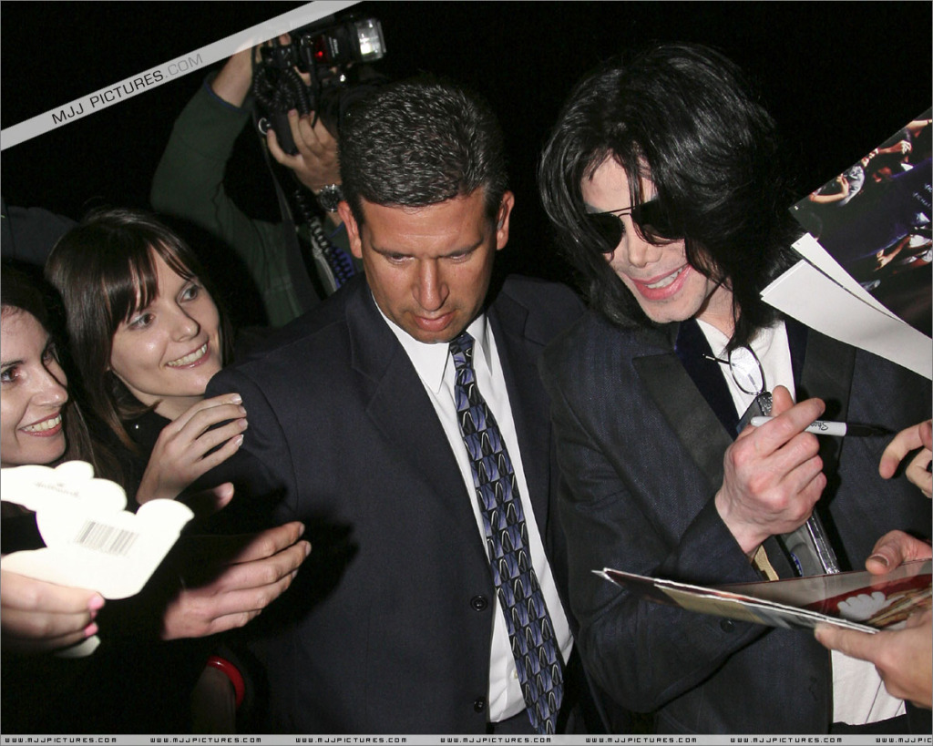 2008 Michael Attends a Halloween Party 027-6