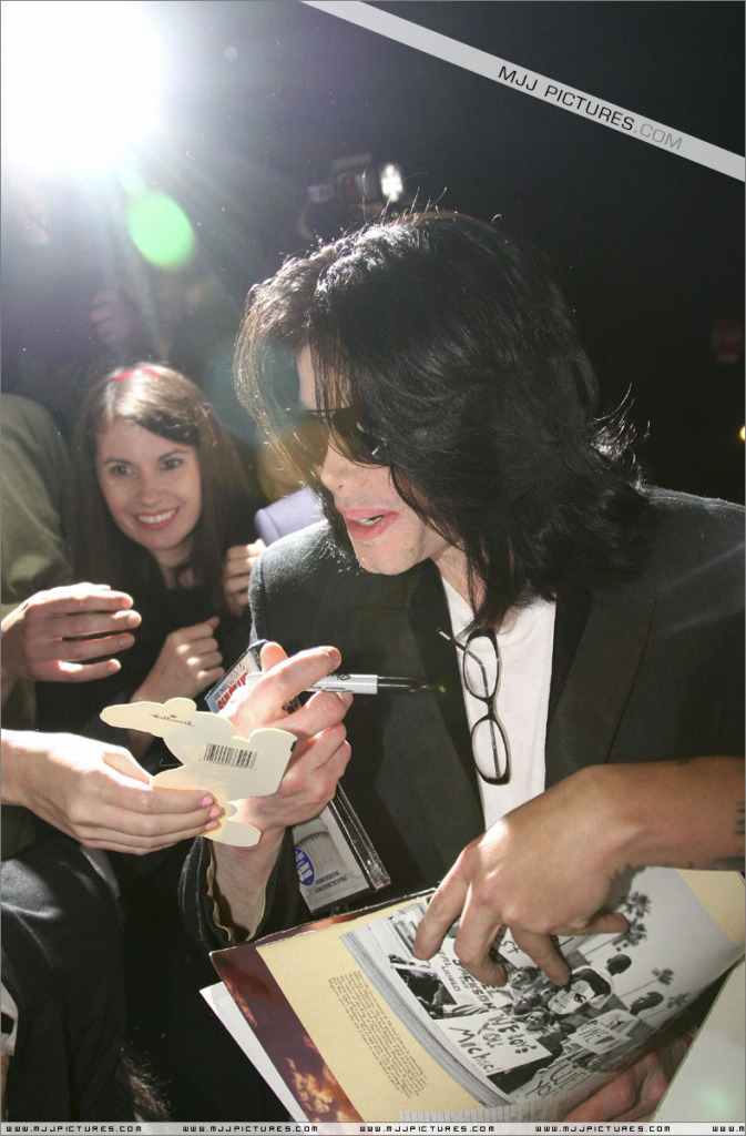 2008 Michael Attends a Halloween Party 028-6