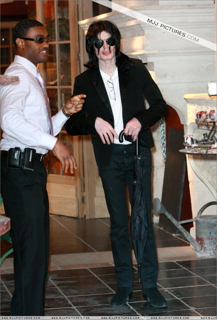 Michael - Michael Shopping In Beverly Hills 031-8