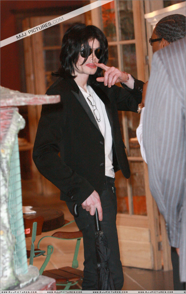 Michael Shopping In Beverly Hills 033-6