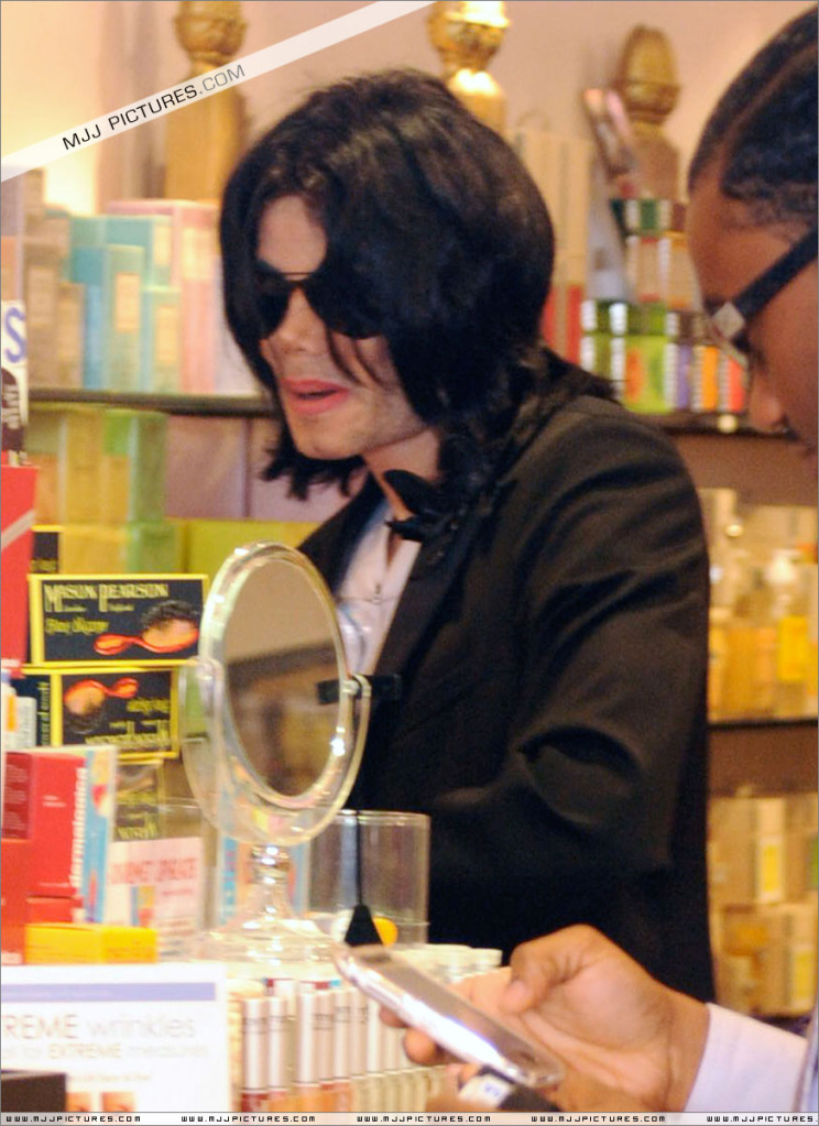 Michael - Michael Shopping In Beverly Hills 033-7