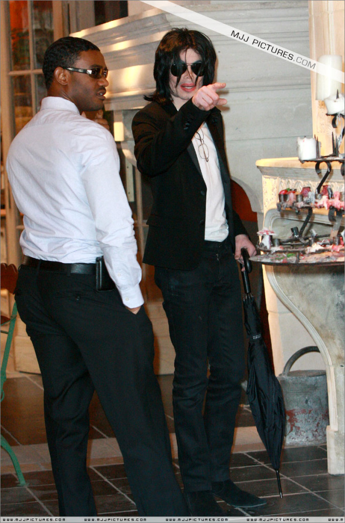Michael Shopping In Beverly Hills 034-6