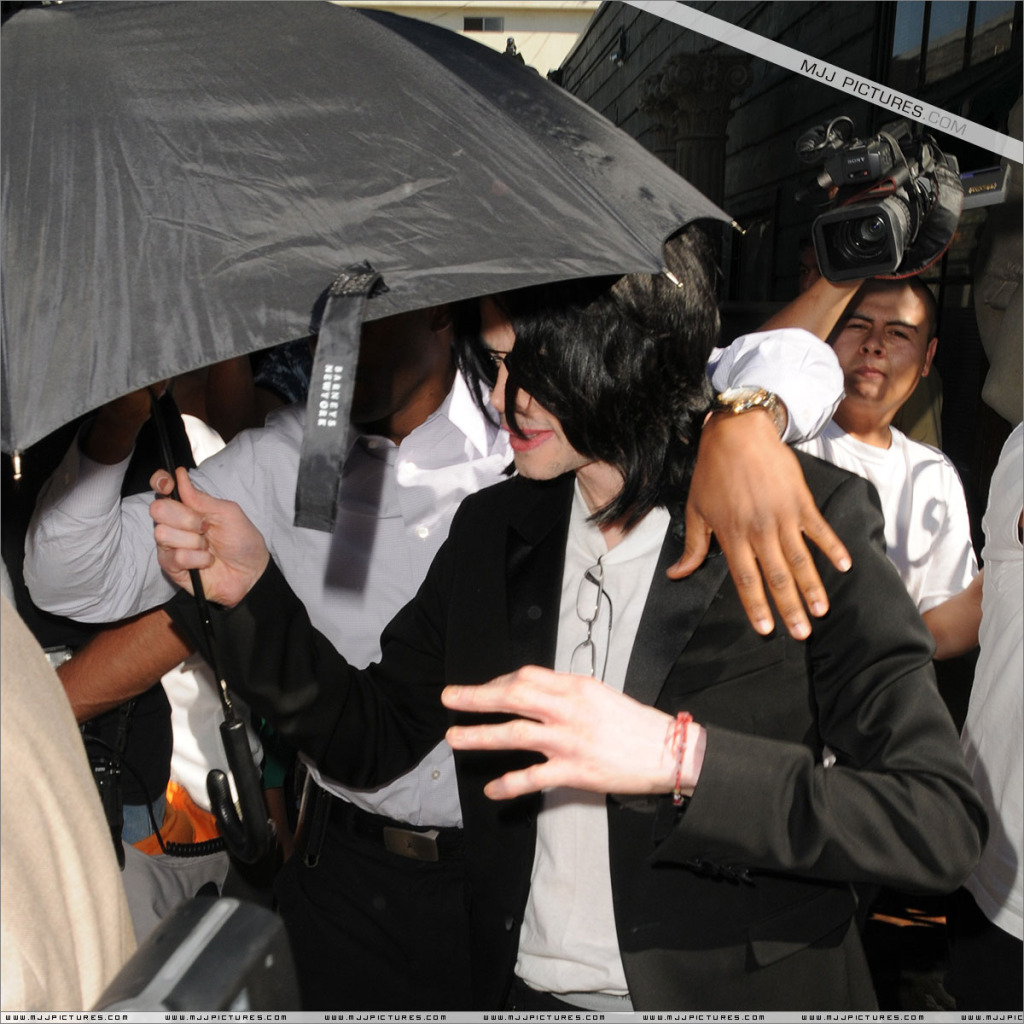 Michael Shopping In Beverly Hills 035-4