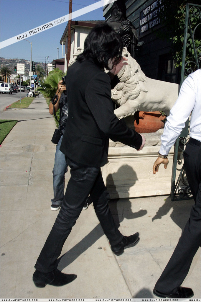 Michael Shopping In Beverly Hills 036-4