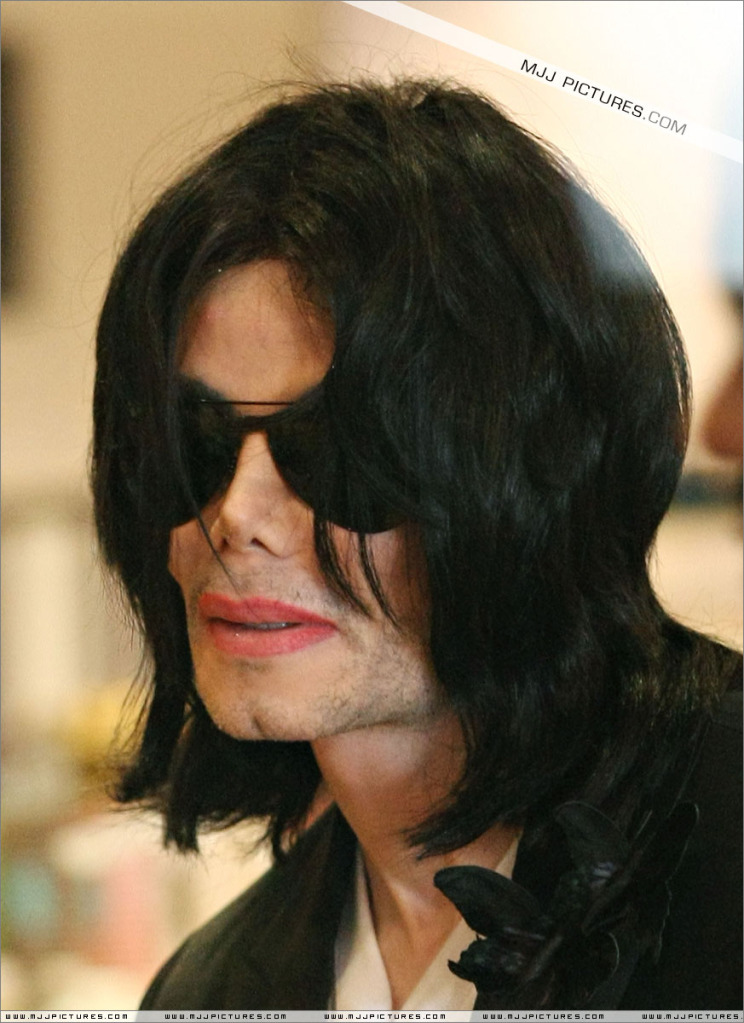 Michael - Michael Shopping In Beverly Hills 037-5