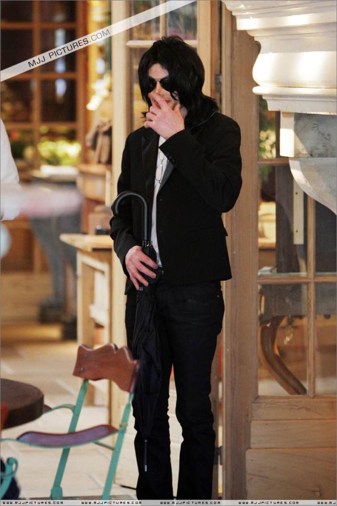 Michael Shopping In Beverly Hills 039-4