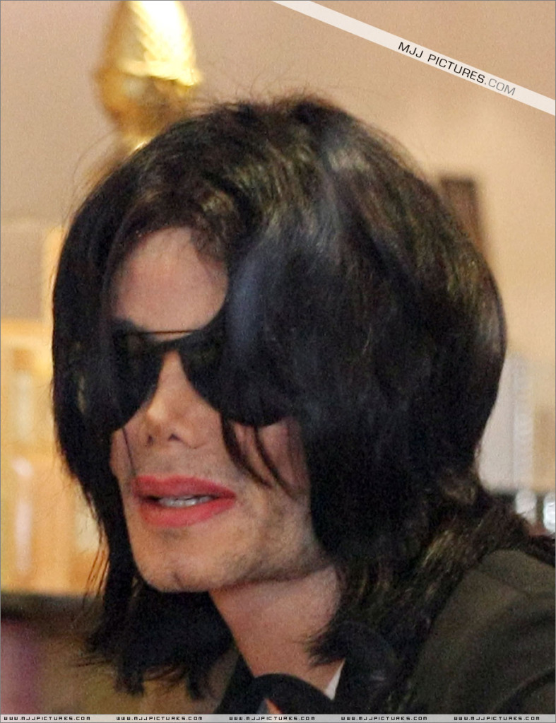 Michael Shopping In Beverly Hills 039-5