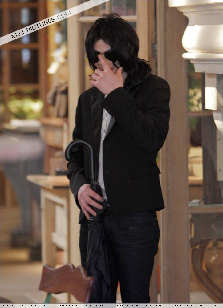 Michael Shopping In Beverly Hills 041-4