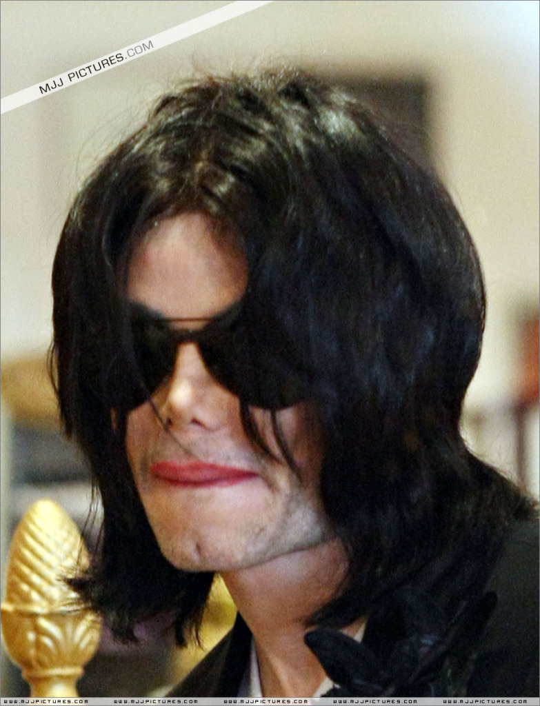 Michael - Michael Shopping In Beverly Hills 043-5