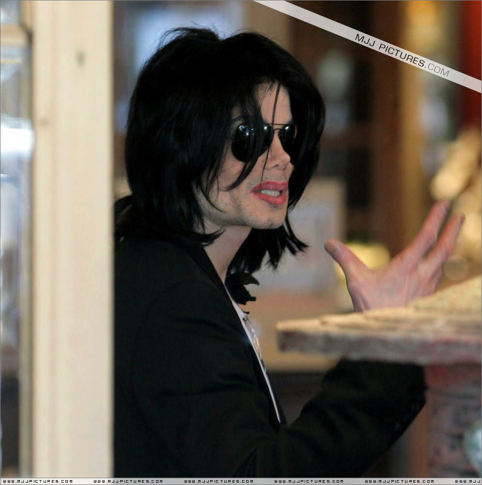 Michael Shopping In Beverly Hills 045-3
