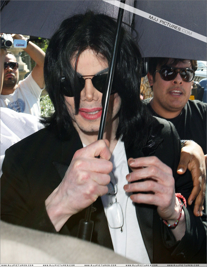 Michael Shopping In Beverly Hills 046-2