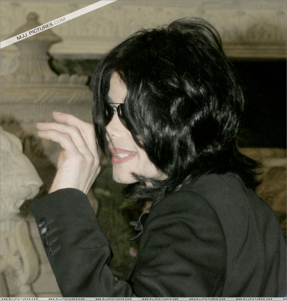 Michael - Michael Shopping In Beverly Hills 047-3