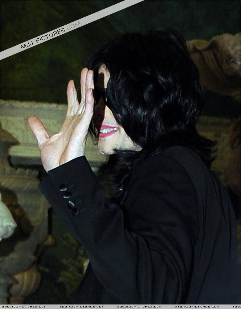 Michael Shopping In Beverly Hills 048-3