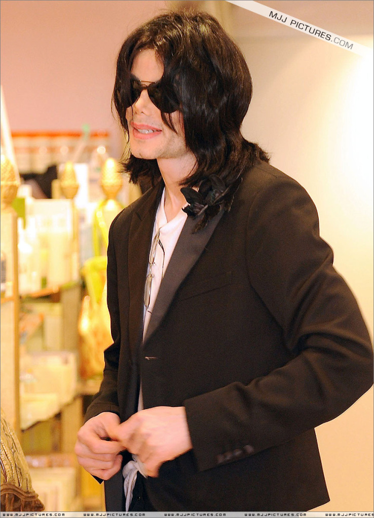 Michael - Michael Shopping In Beverly Hills 058-2