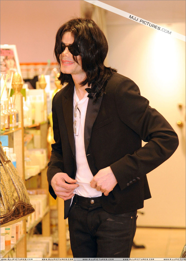 Michael Shopping In Beverly Hills 059-2