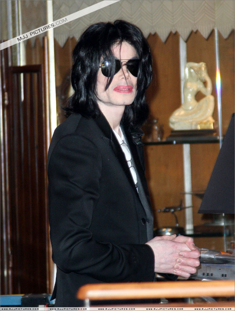 Michael Shopping In Beverly Hills 063-1