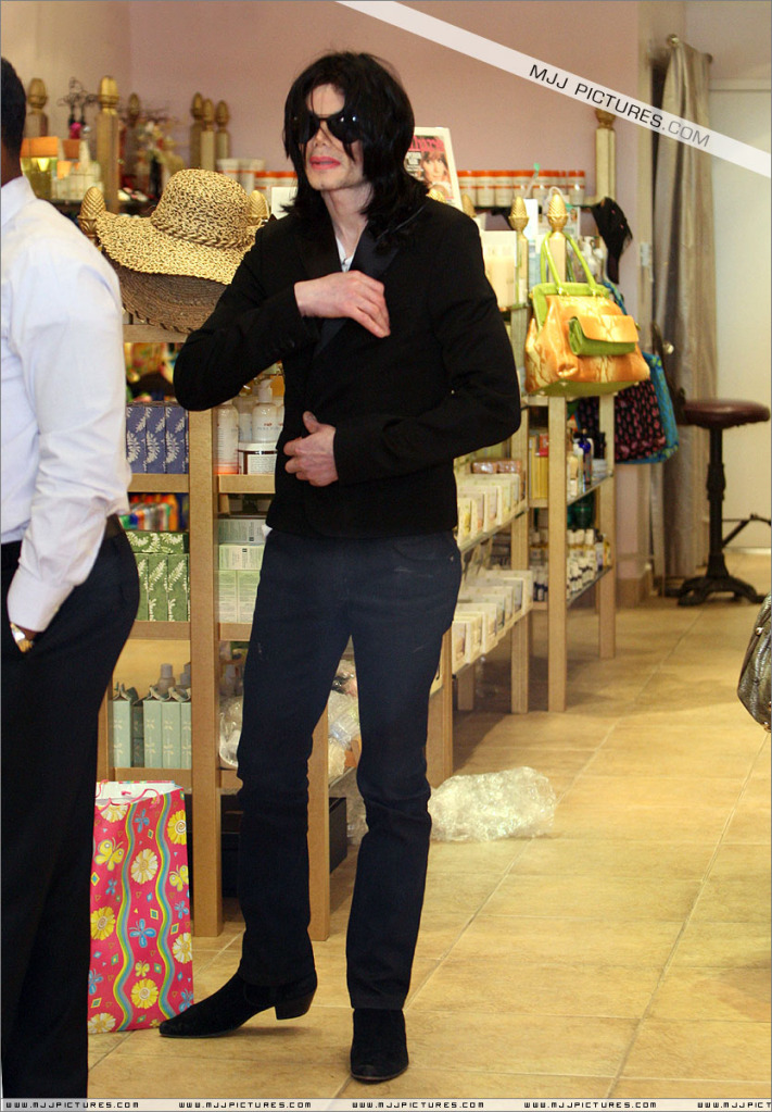 Michael - Michael Shopping In Beverly Hills - Page 2 067-2
