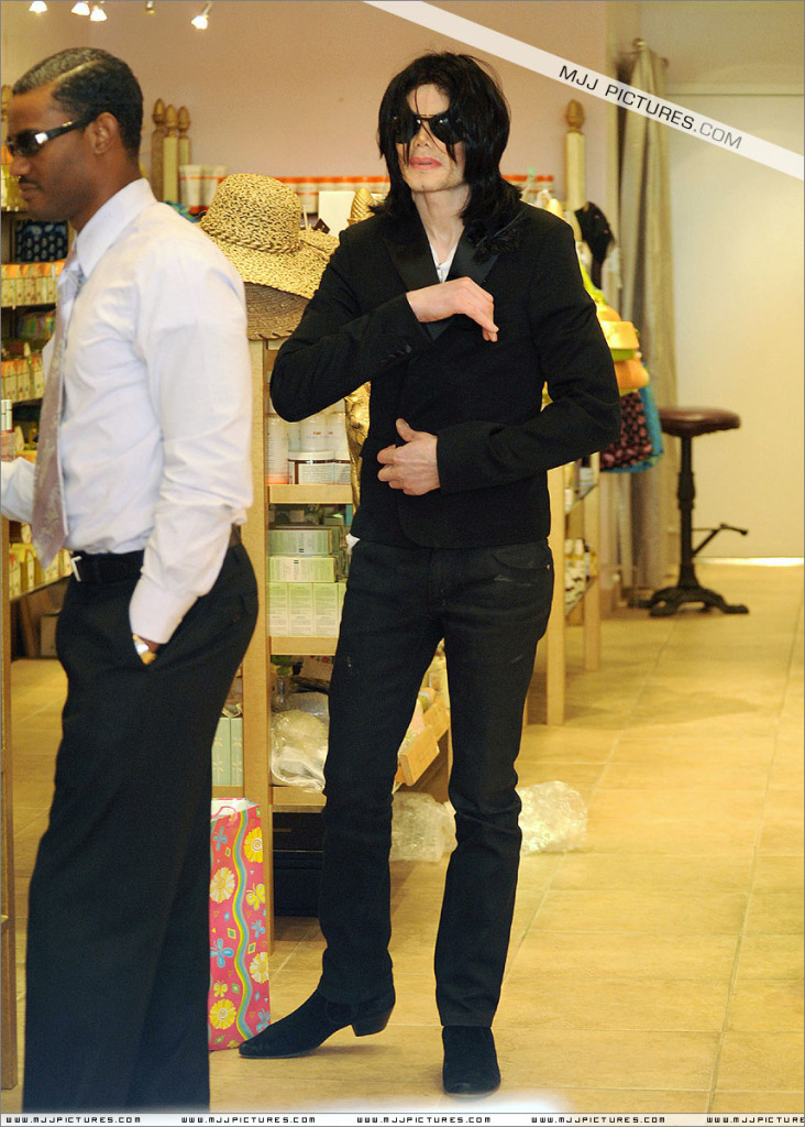 Michael - Michael Shopping In Beverly Hills - Page 2 068-2