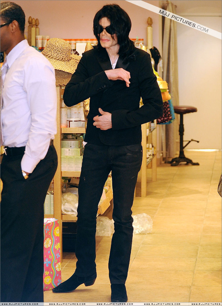 Michael - Michael Shopping In Beverly Hills - Page 2 069-2