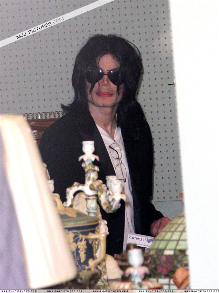 Michael Shopping In Beverly Hills 071-1
