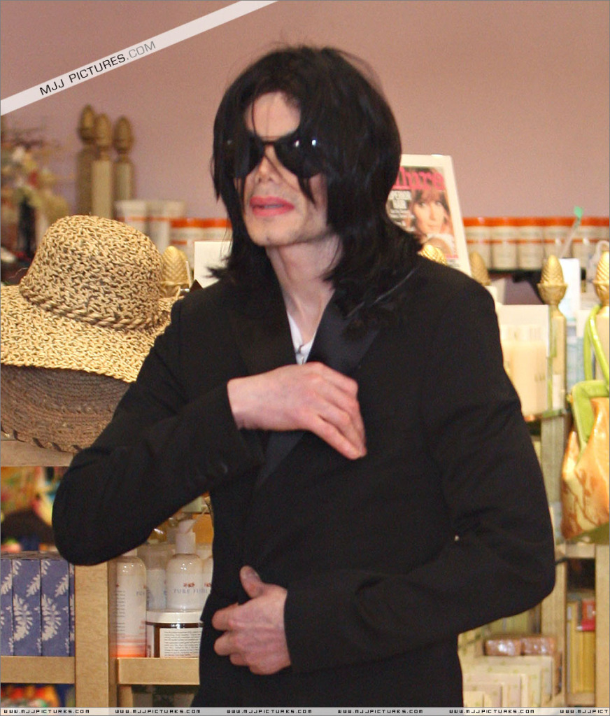 Michael - Michael Shopping In Beverly Hills - Page 2 071-2