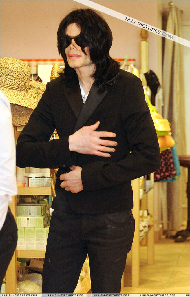 Michael - Michael Shopping In Beverly Hills - Page 2 072-2