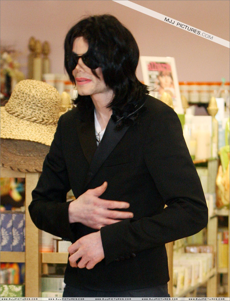 Michael - Michael Shopping In Beverly Hills - Page 2 074-1