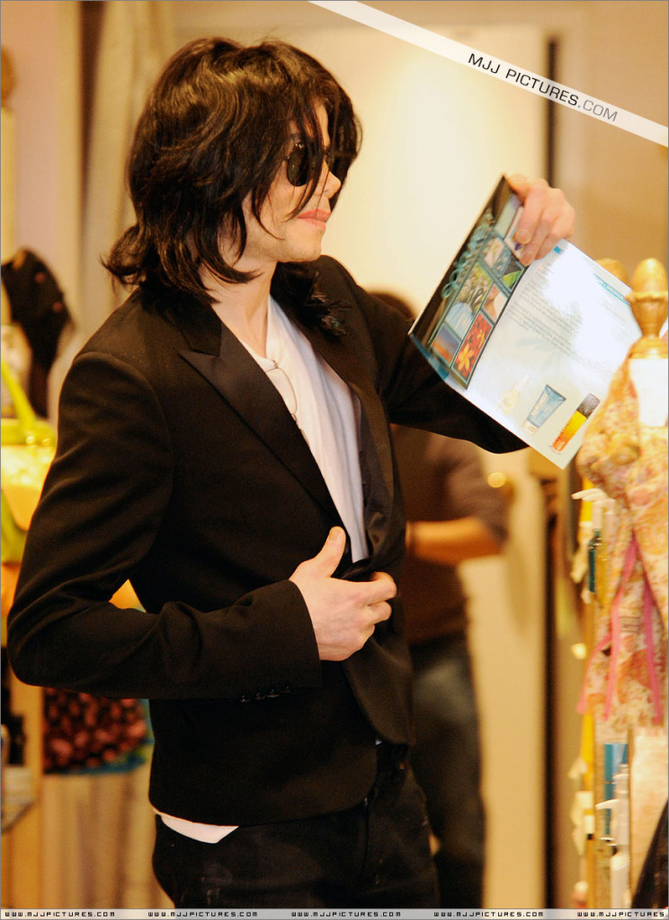 Michael - Michael Shopping In Beverly Hills - Page 2 082-1