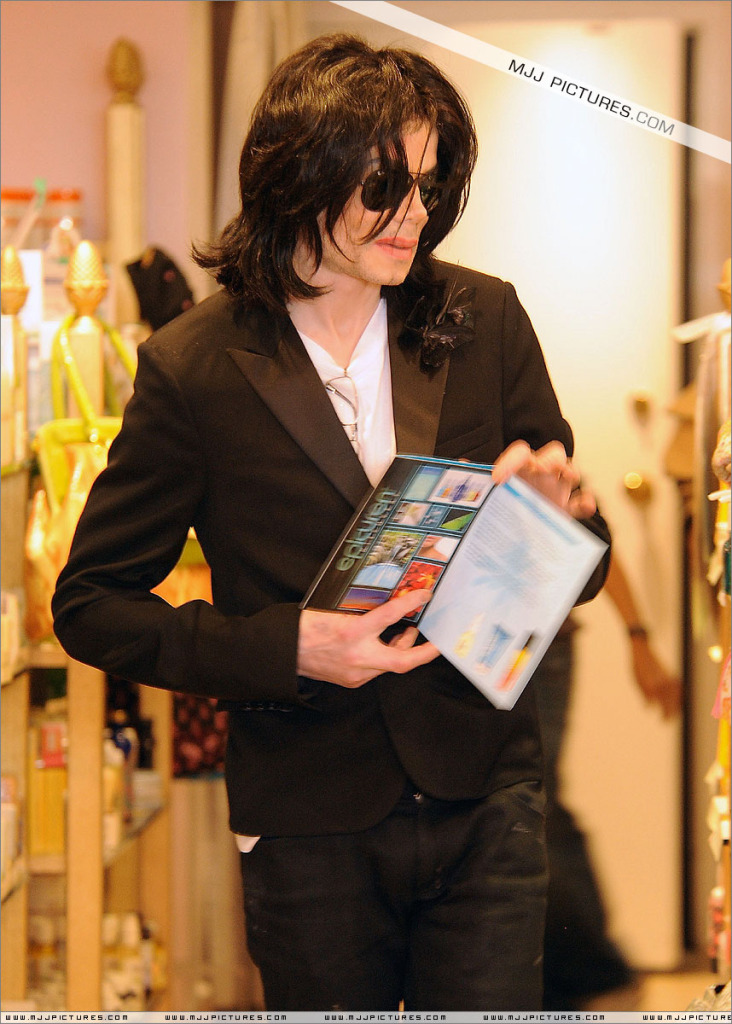 Michael - Michael Shopping In Beverly Hills - Page 2 083-1