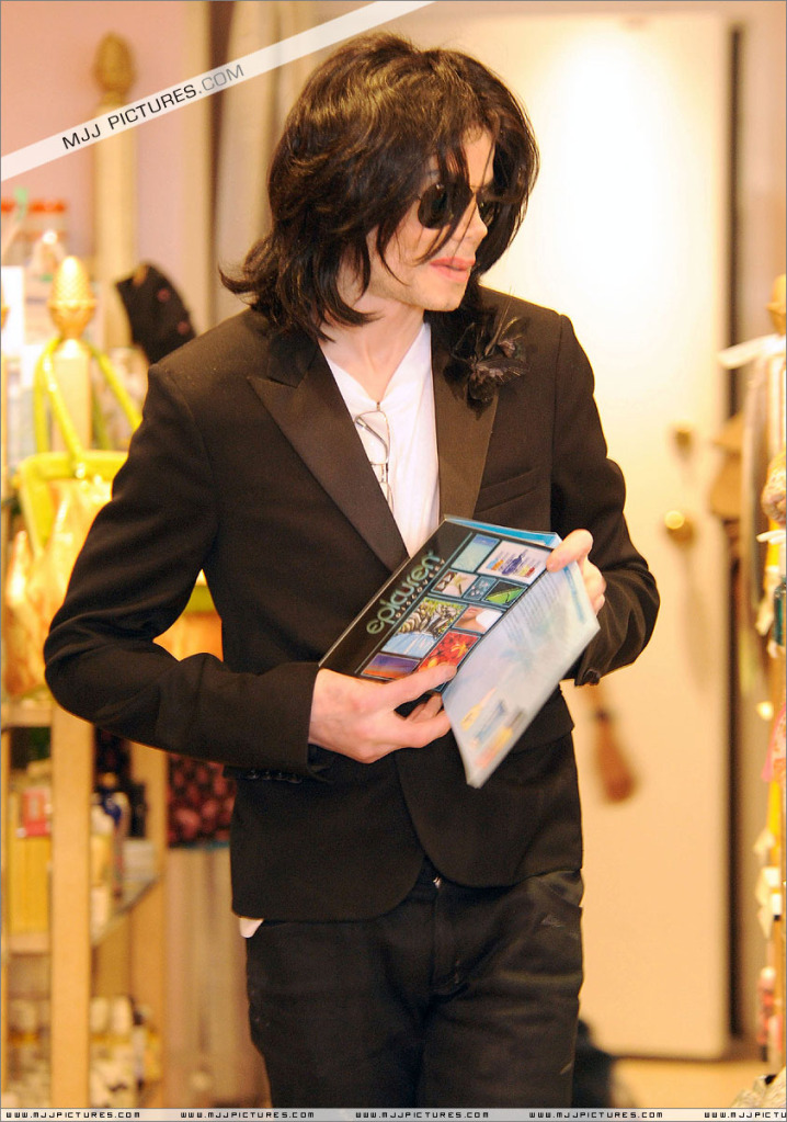 Michael - Michael Shopping In Beverly Hills - Page 2 084-1