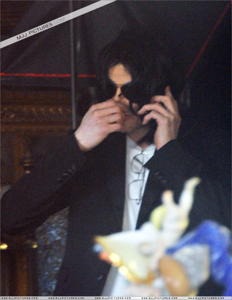 Michael Shopping In Beverly Hills 085