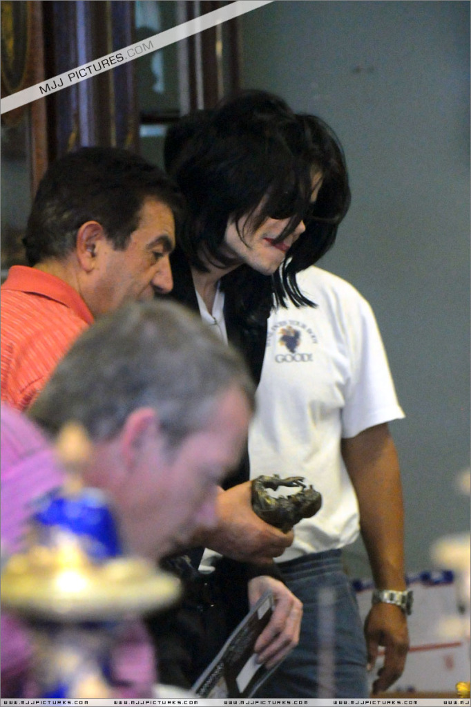 Michael - Michael Shopping In Beverly Hills 090