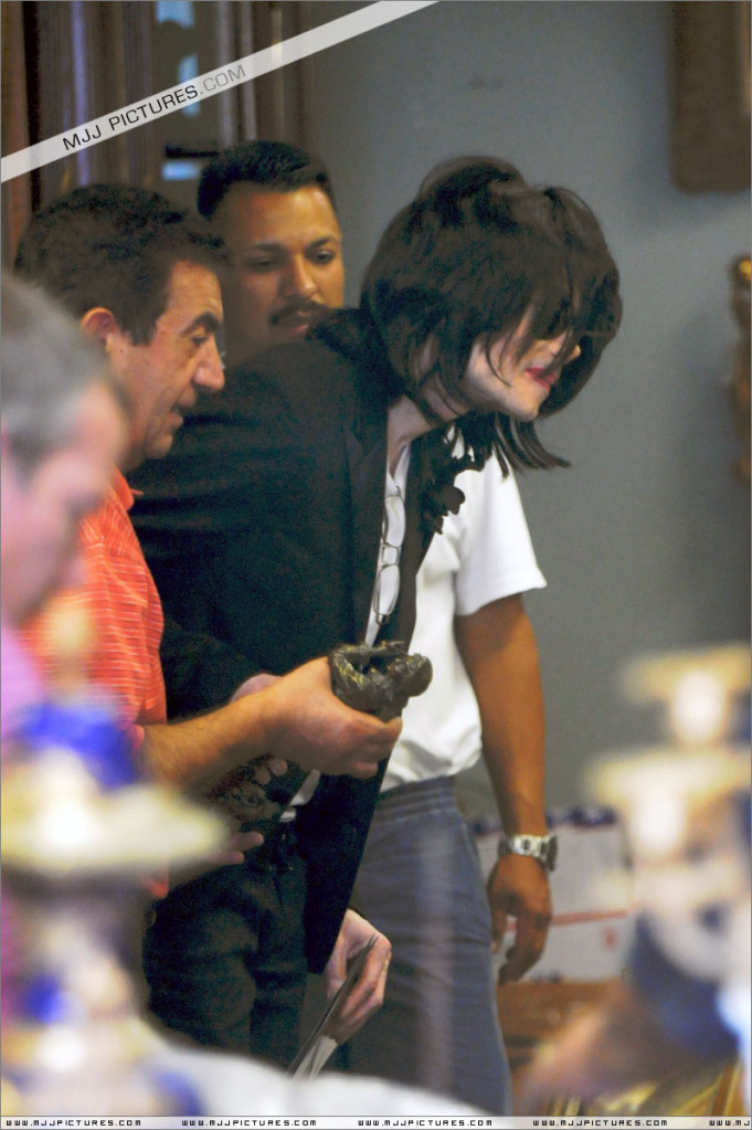 Michael Shopping In Beverly Hills 091