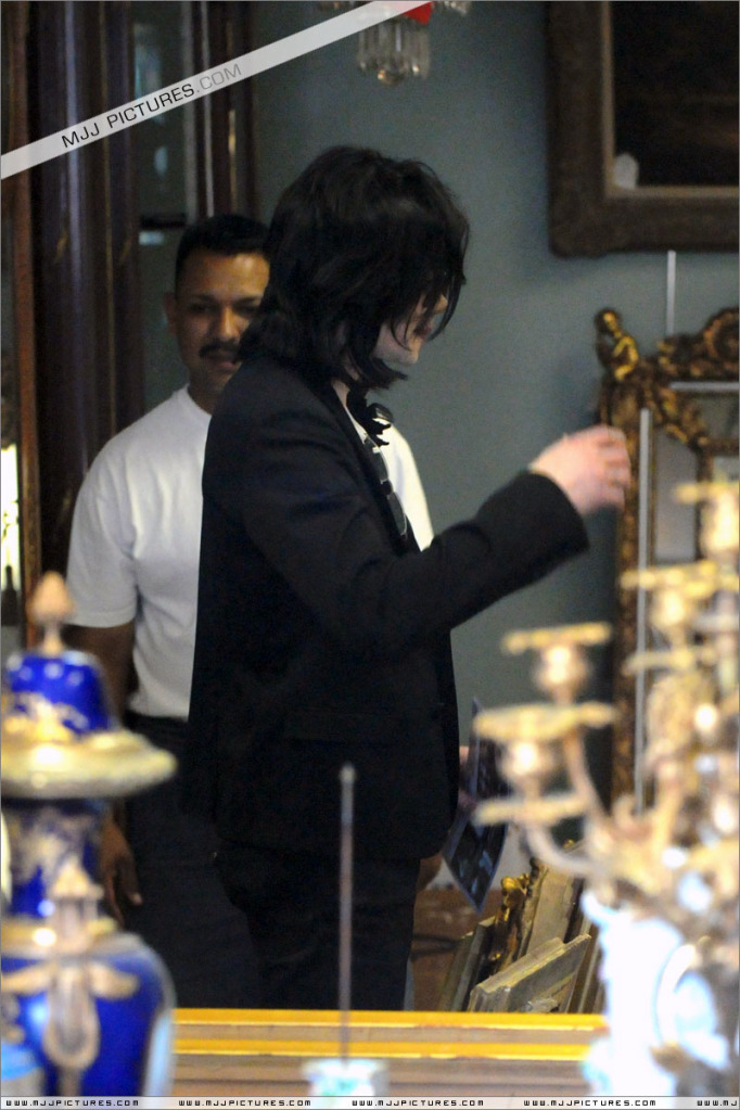 Michael Shopping In Beverly Hills 093