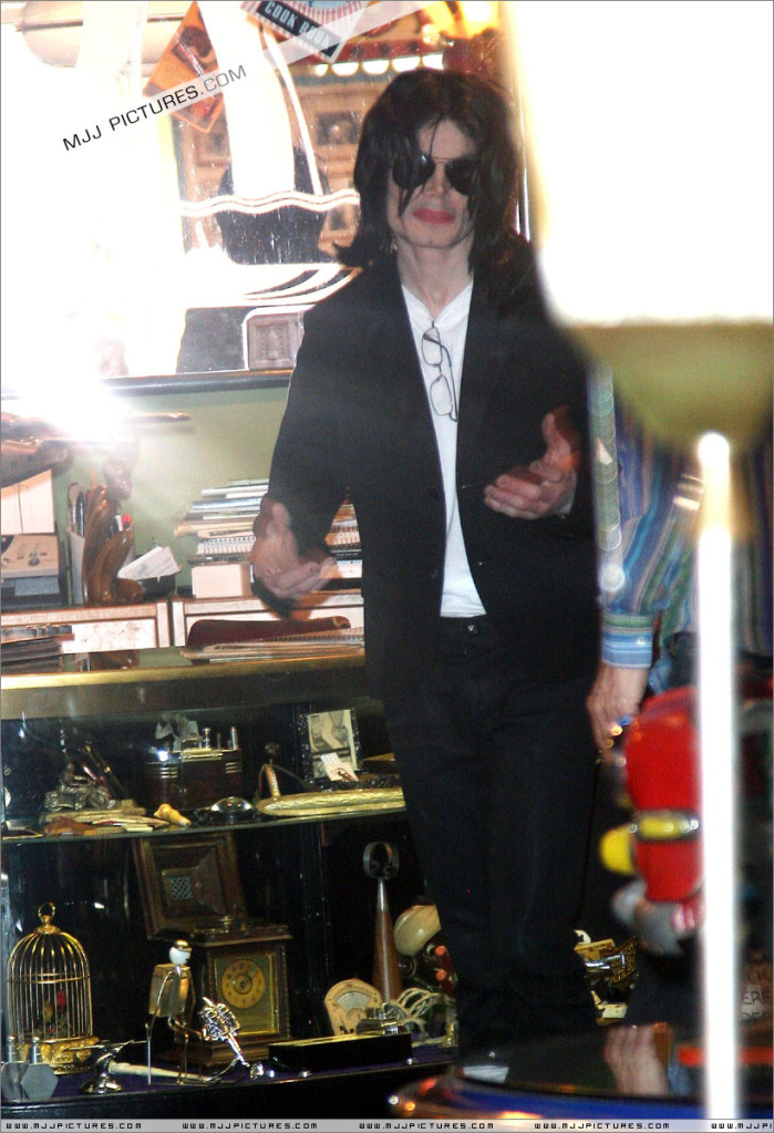 Michael Shopping In Beverly Hills 096