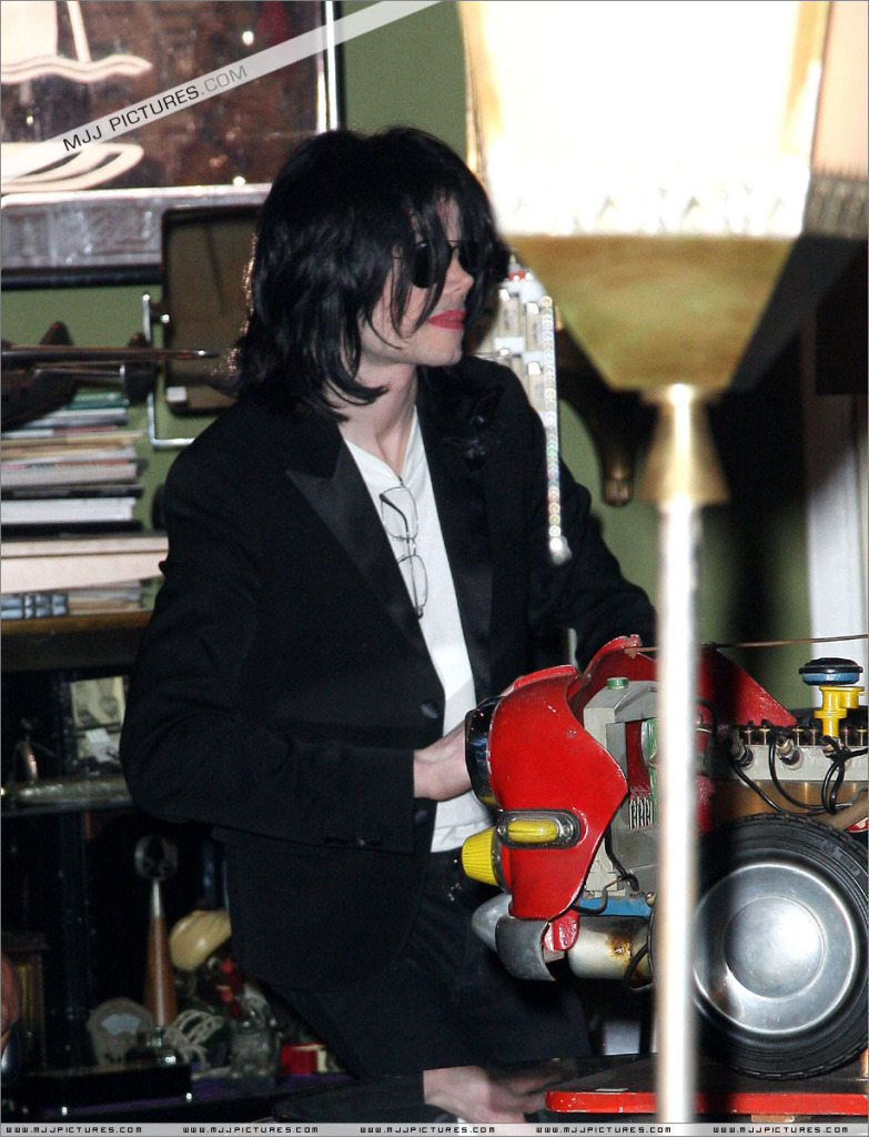Michael Shopping In Beverly Hills 100